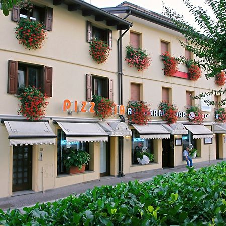 Hotel Ristorante Cigno - Camere And Aparthotel Latisana Ngoại thất bức ảnh