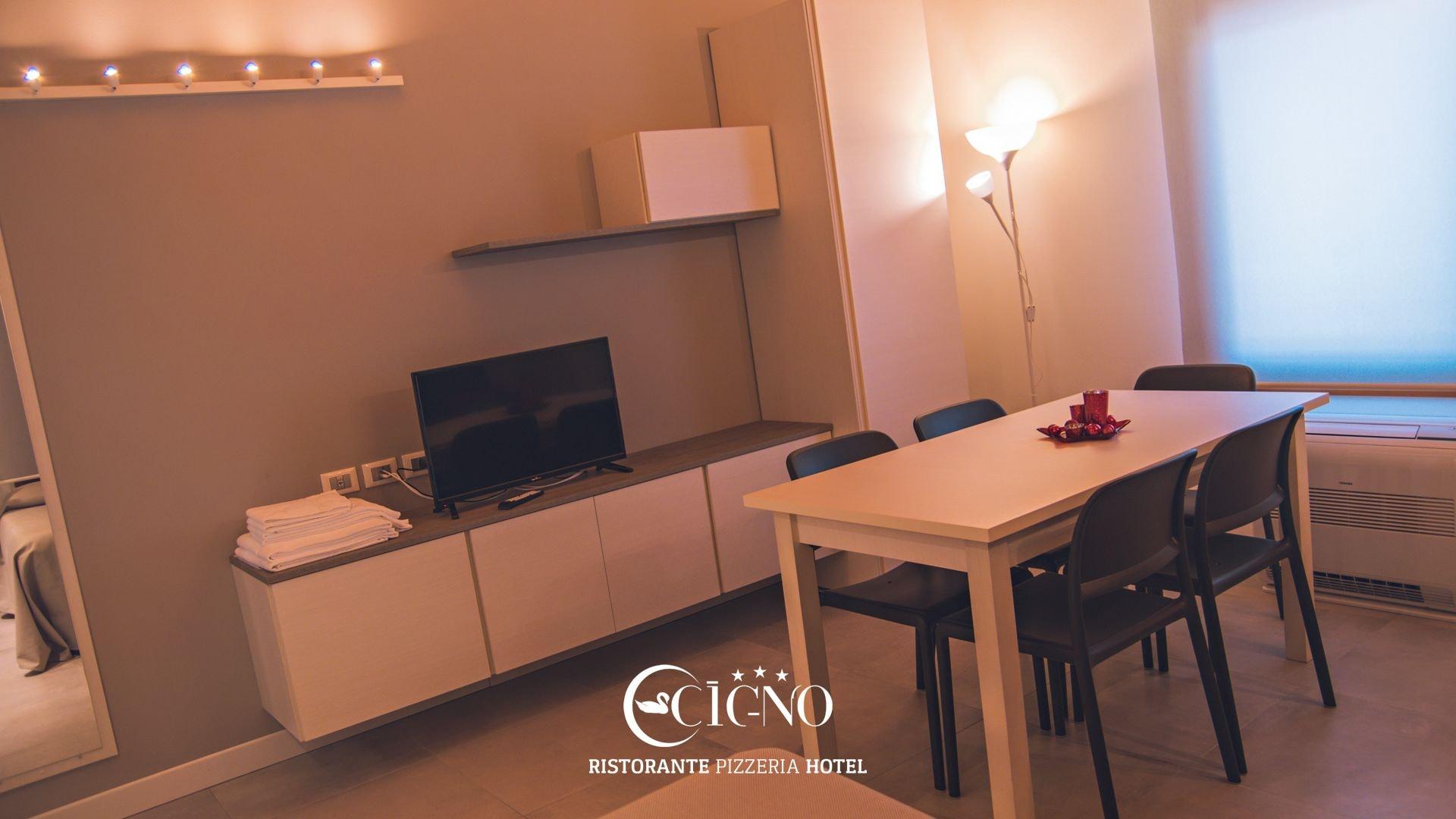 Hotel Ristorante Cigno - Camere And Aparthotel Latisana Ngoại thất bức ảnh
