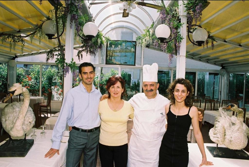 Hotel Ristorante Cigno - Camere And Aparthotel Latisana Ngoại thất bức ảnh