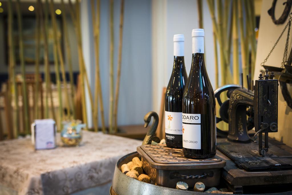 Hotel Ristorante Cigno - Camere And Aparthotel Latisana Ngoại thất bức ảnh