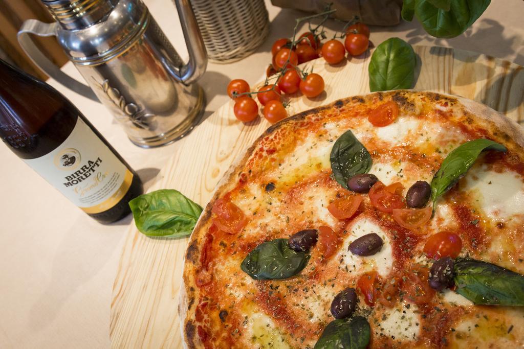 Hotel Ristorante Cigno - Camere And Aparthotel Latisana Ngoại thất bức ảnh