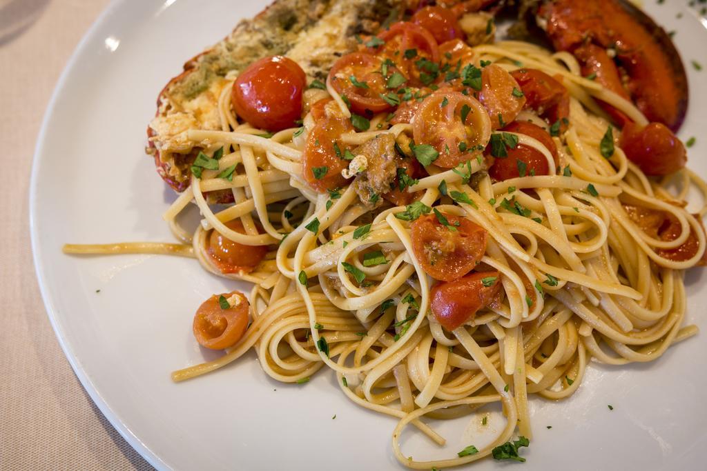 Hotel Ristorante Cigno - Camere And Aparthotel Latisana Ngoại thất bức ảnh