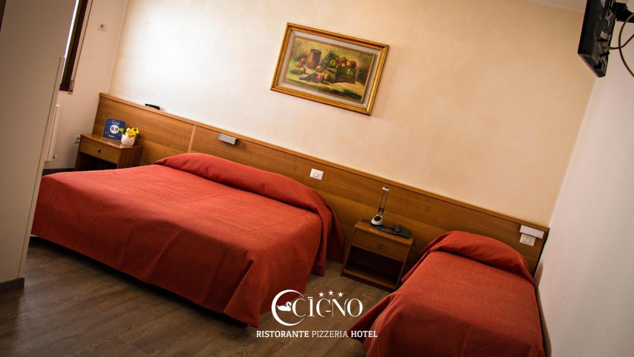 Hotel Ristorante Cigno - Camere And Aparthotel Latisana Ngoại thất bức ảnh