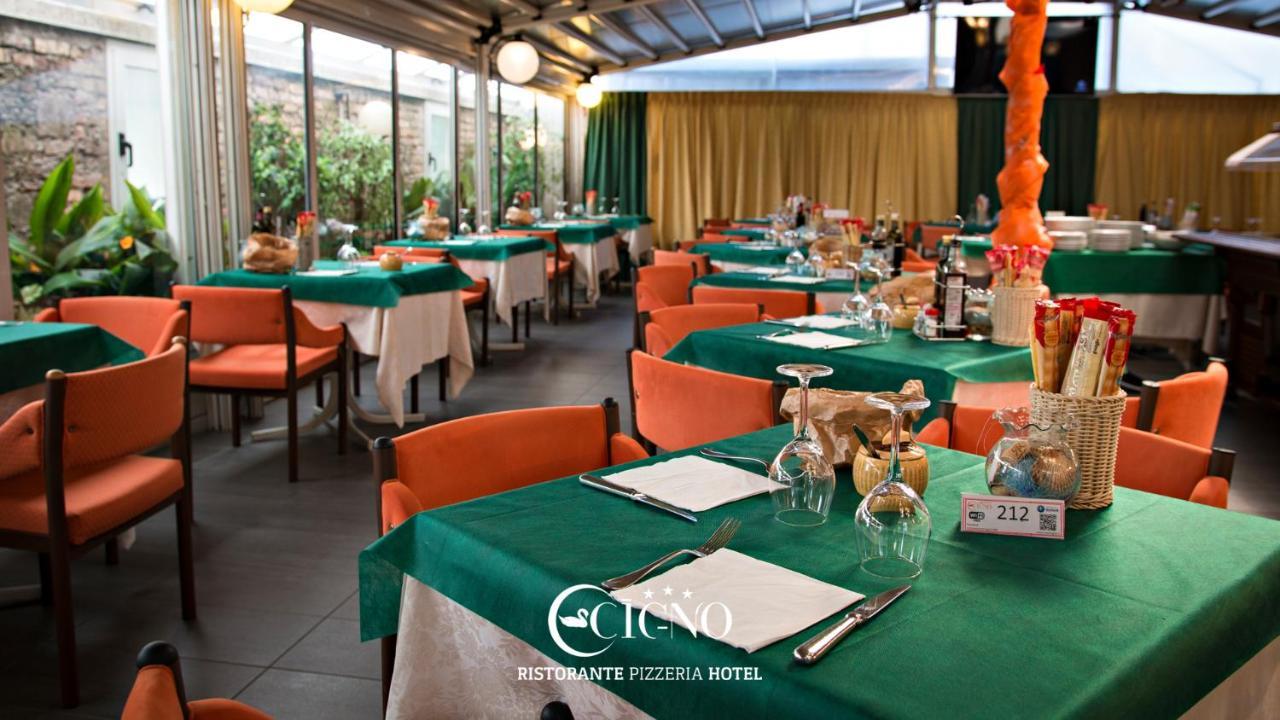 Hotel Ristorante Cigno - Camere And Aparthotel Latisana Ngoại thất bức ảnh