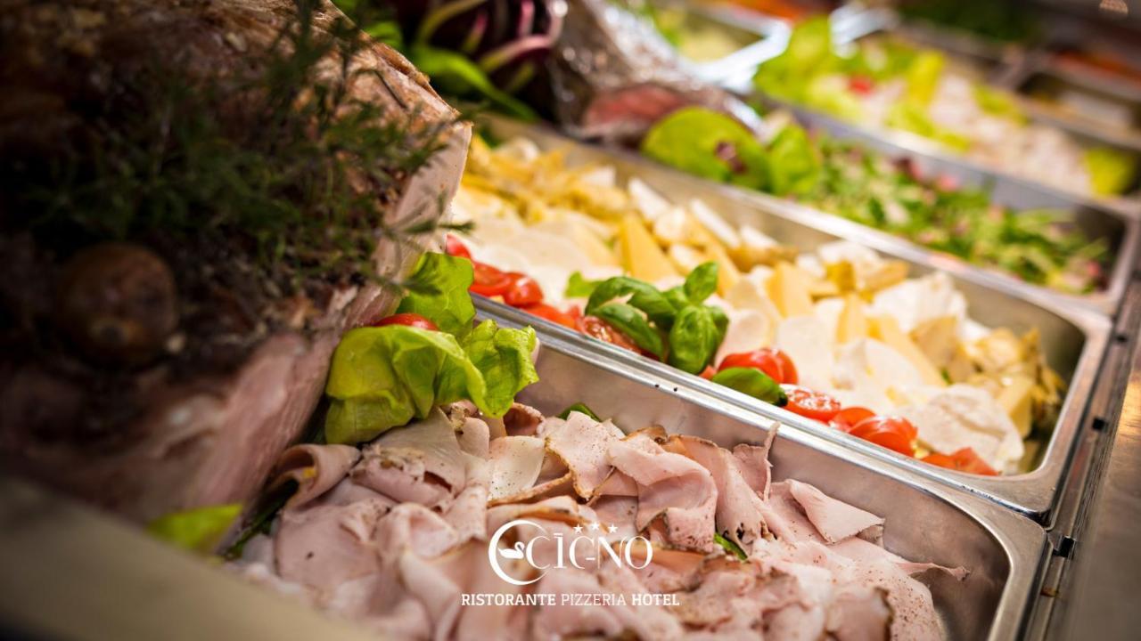Hotel Ristorante Cigno - Camere And Aparthotel Latisana Ngoại thất bức ảnh